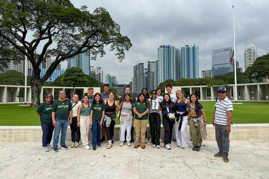 A Baylor missions team in the Philippines