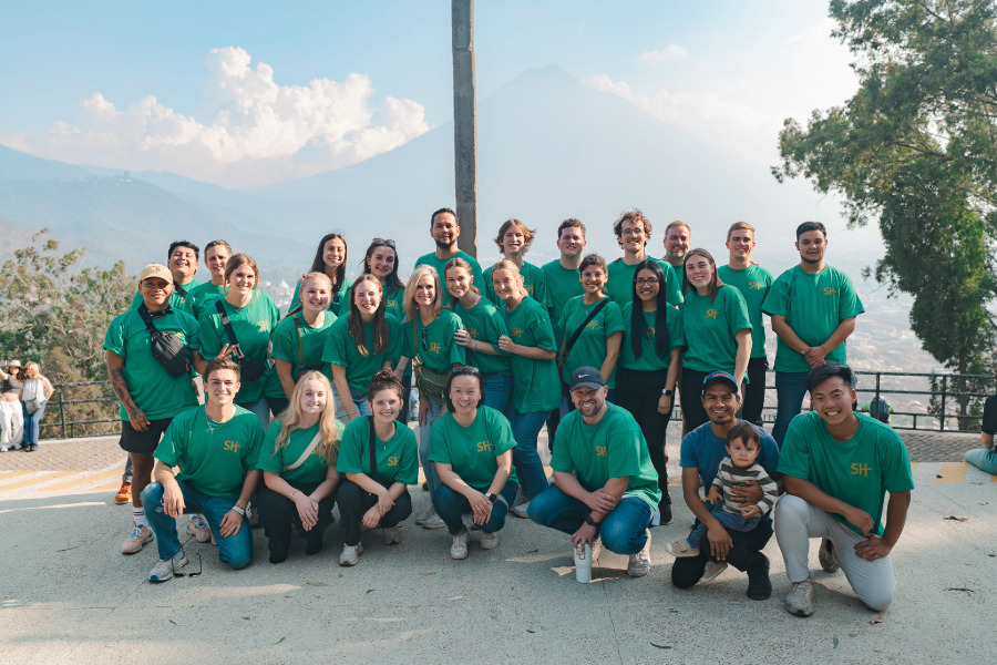 A team of students on a Baylor mission trip